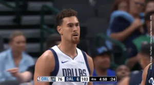 Dwight Powell - YouTube - Chaine Dallas Mavericks (DR)